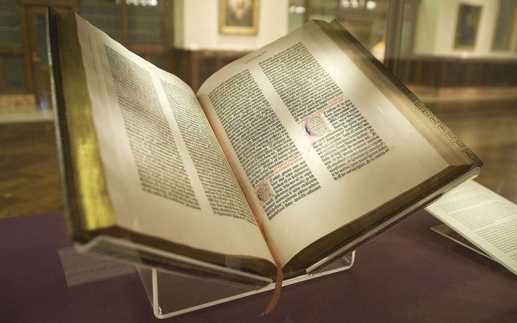 Gutenberg_Bible-NY_Public_Library_CC-BY-SA-2-0